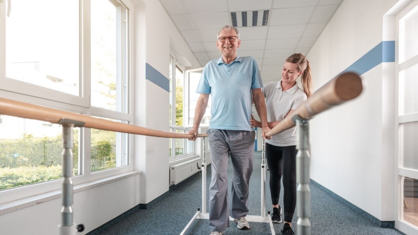 Pierwsze kroki po operacji: skuteczne metody skracania czasu rehabilitacji