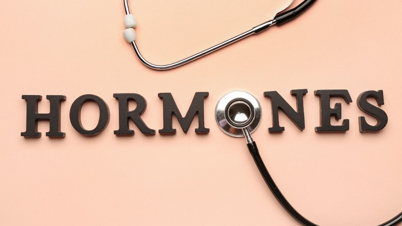 Rola hormonów w zdrowiu reprodukcyjnym – kiedy warto zbadać poziom hormonów?