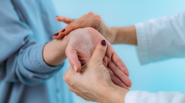 Fizjoterapia jako kluczowy element leczenia zespołu cieśni nadgarstka