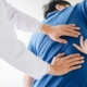 Nowoczesne metody leczenia bólów kręgosłupa: uzasadnienie skierowania do neurochirurga