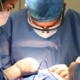 Chirurg stomatologiczny – czym różni się od chirurga szczękowego?
