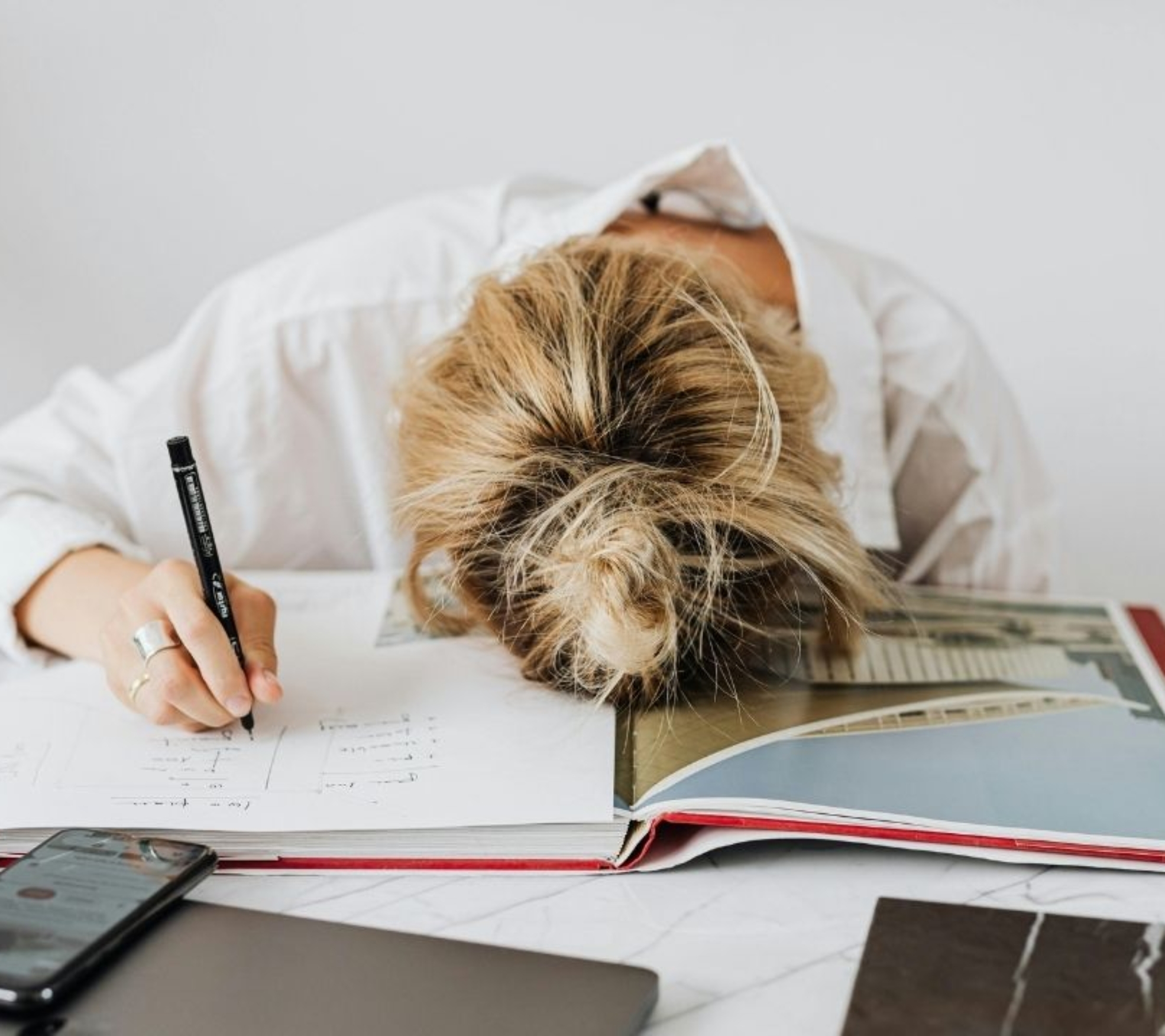 Perfekcjonizm i presja: jak przestać żyć w trybie „muszę”?