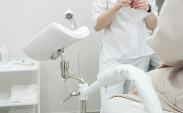 Jak często chodzić do ginekologa – zalecenia